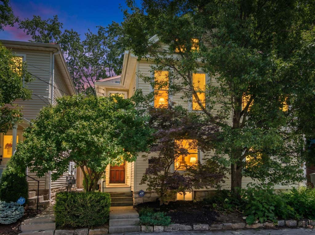 Photo of 1194 Forsythe Avenue, Columbus, OH 43201 (MLS # 226022967)