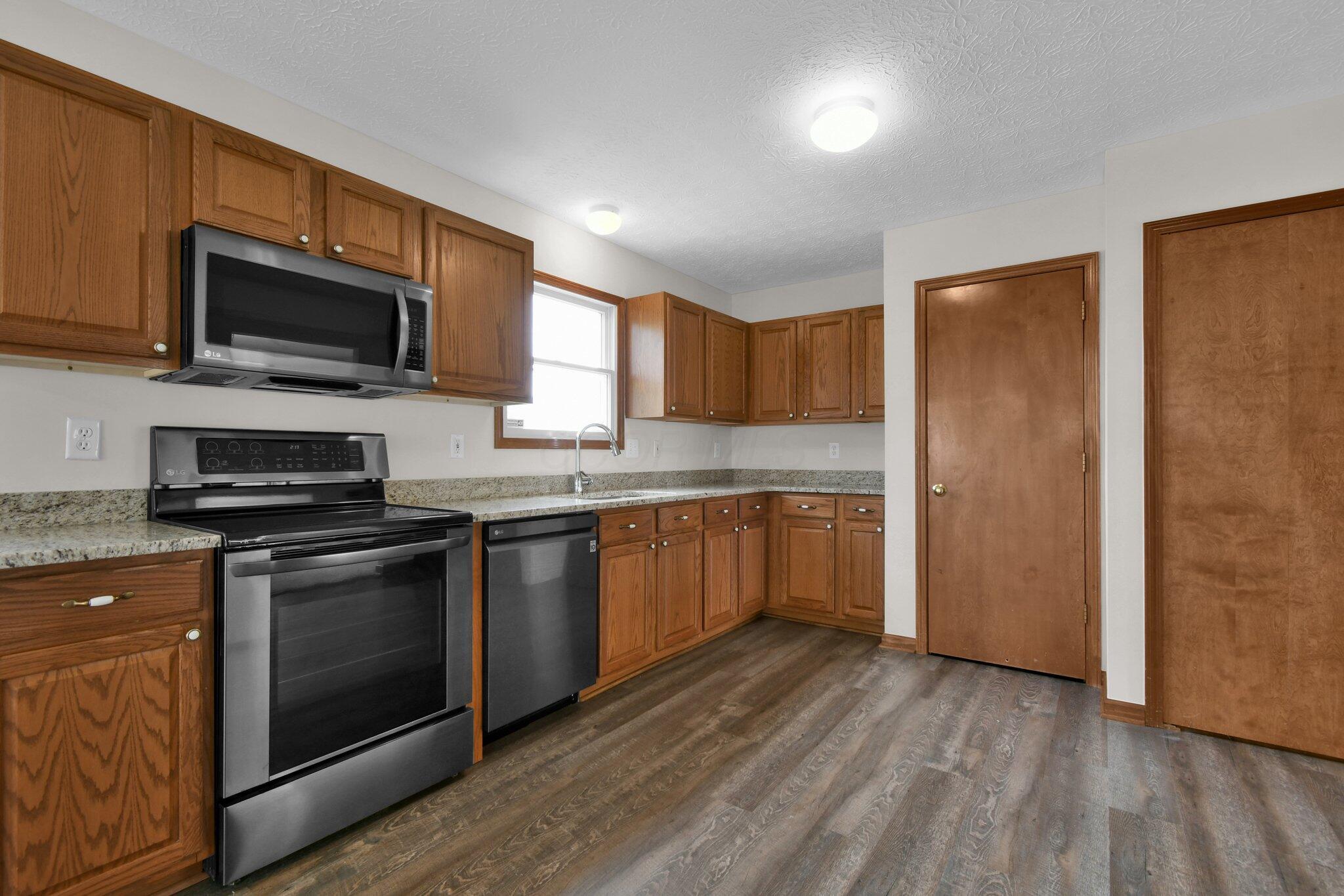 430 Sycamore Creek Street, Pickerington, Ohio image 6