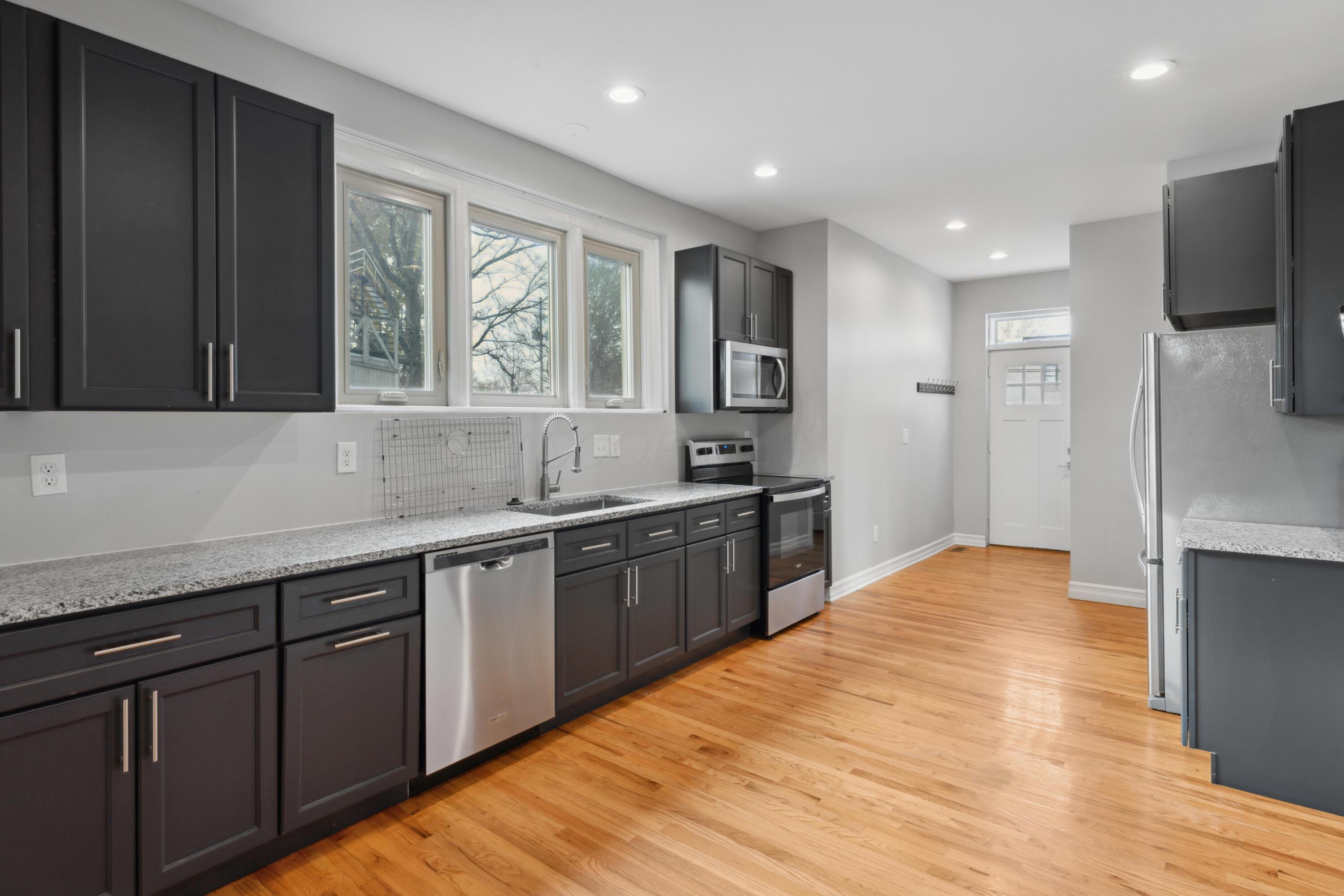 Columbus, Ohio 43206, United States, 2 Bedrooms Bedrooms, ,2 BathroomsBathrooms,Residential,Active,86013