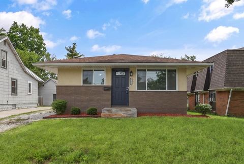 Photo of 2758 Beulah Road, Columbus, OH 43211 (MLS # 226019271)