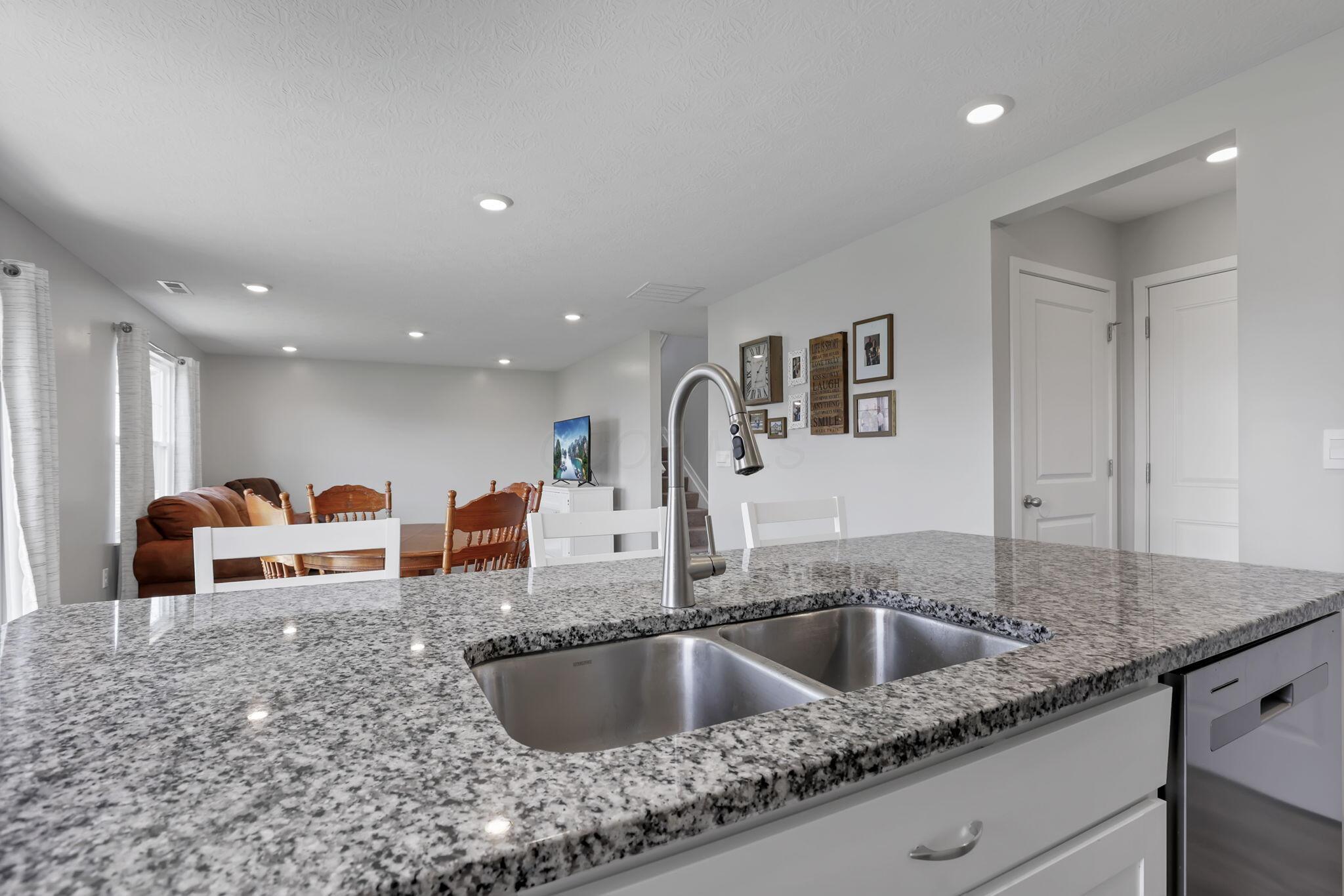 3039 Lamptonridge Drive, Columbus, Ohio image 21