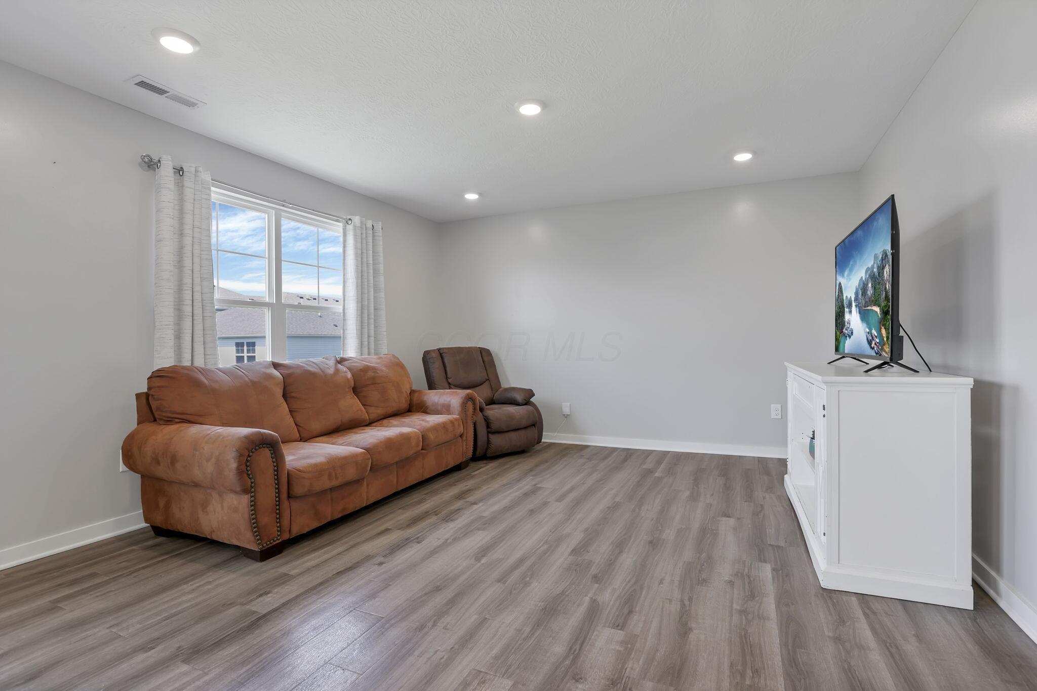 3039 Lamptonridge Drive, Columbus, Ohio image 11