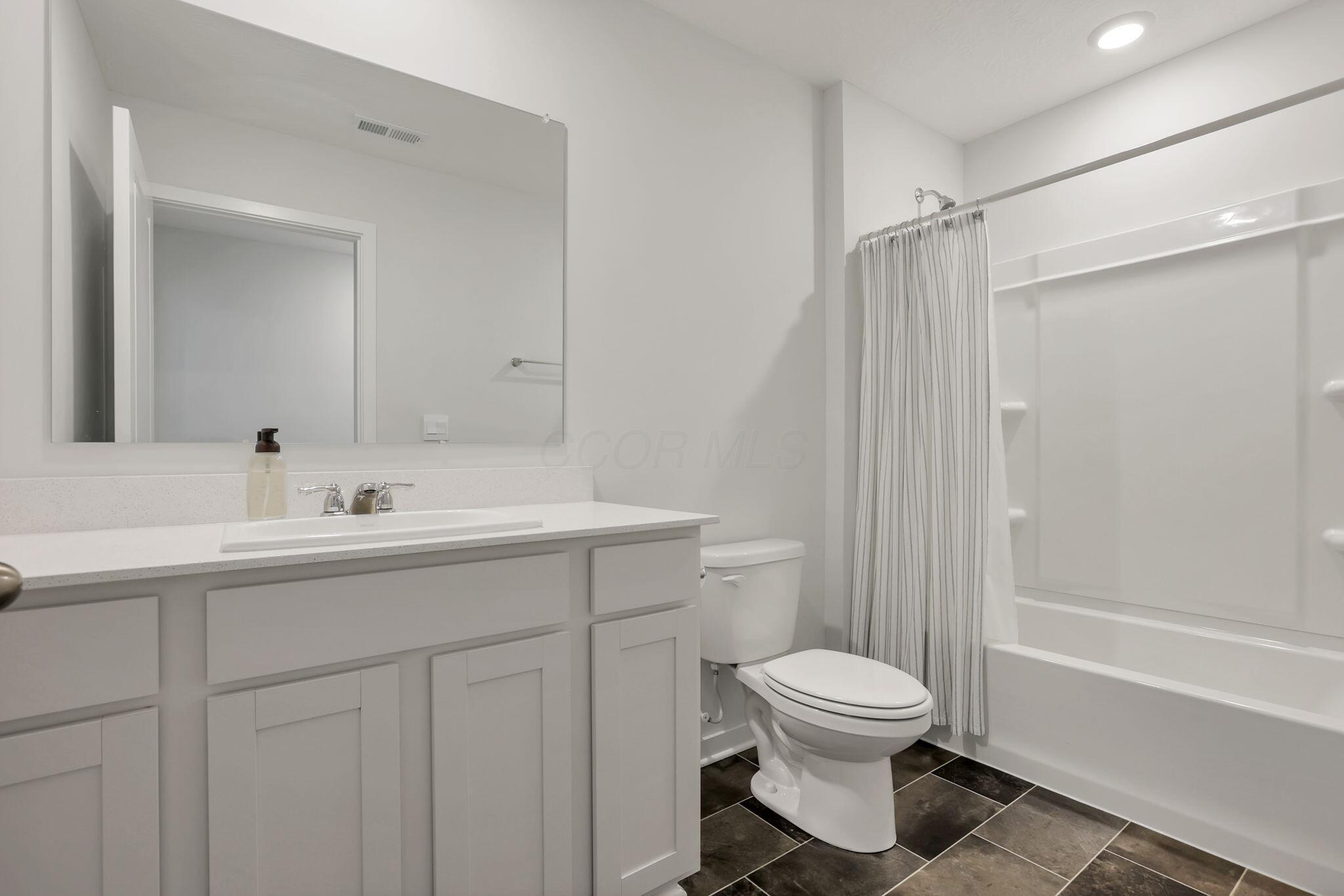 3039 Lamptonridge Drive, Columbus, Ohio image 41