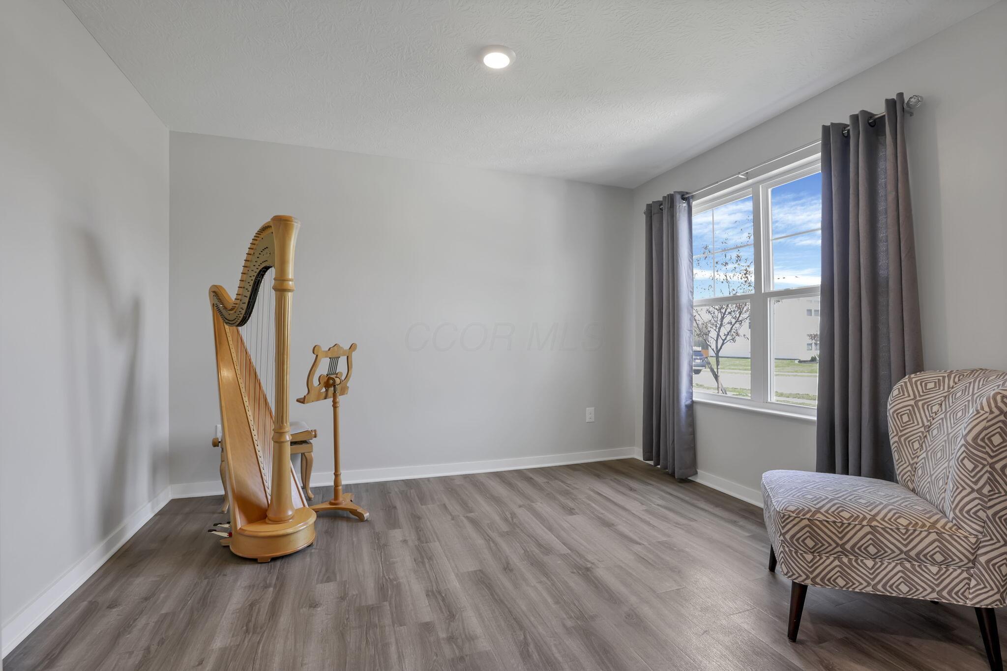 3039 Lamptonridge Drive, Columbus, Ohio image 9