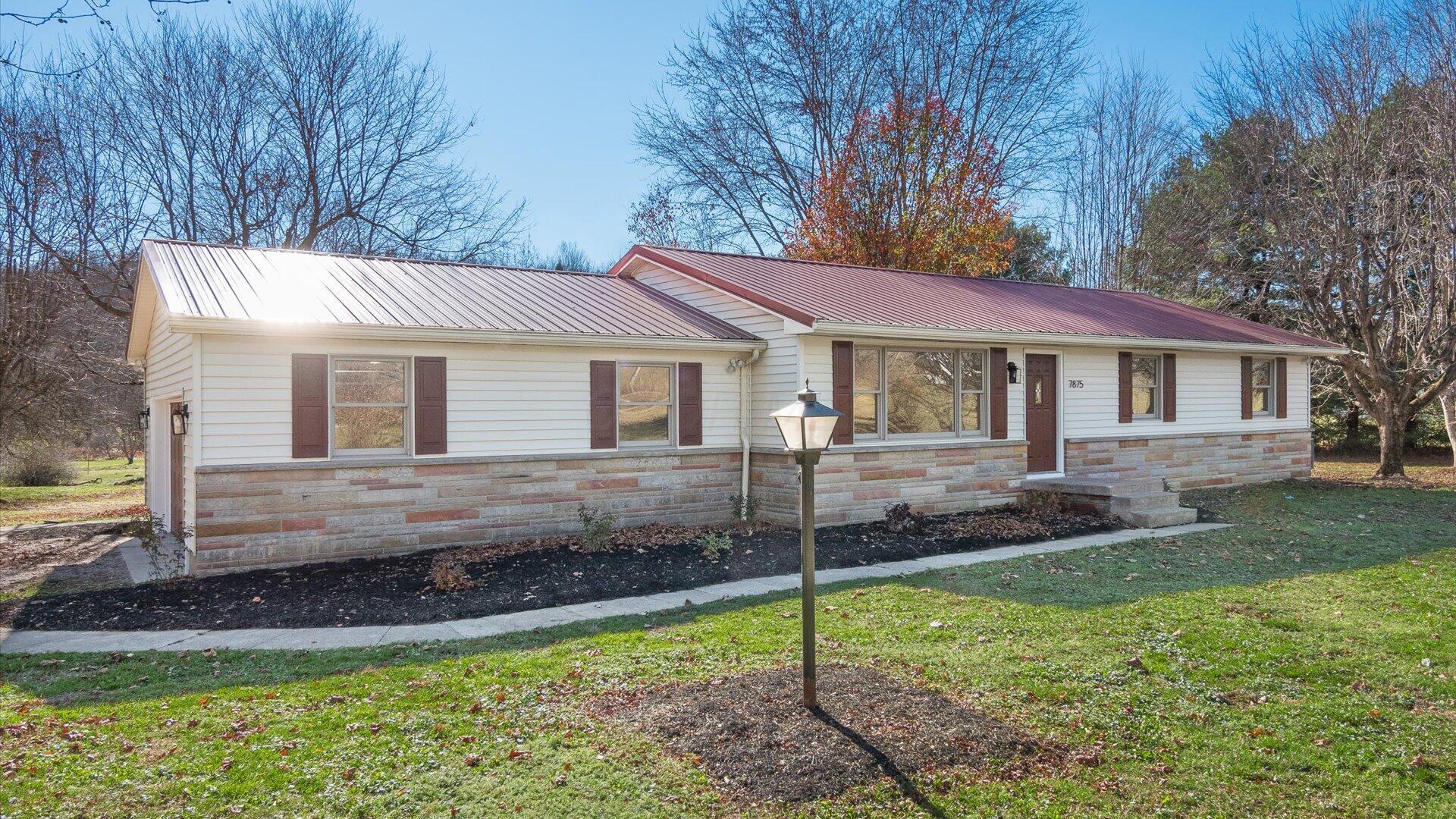7875 Fultonrose Road, Roseville, Ohio image 2