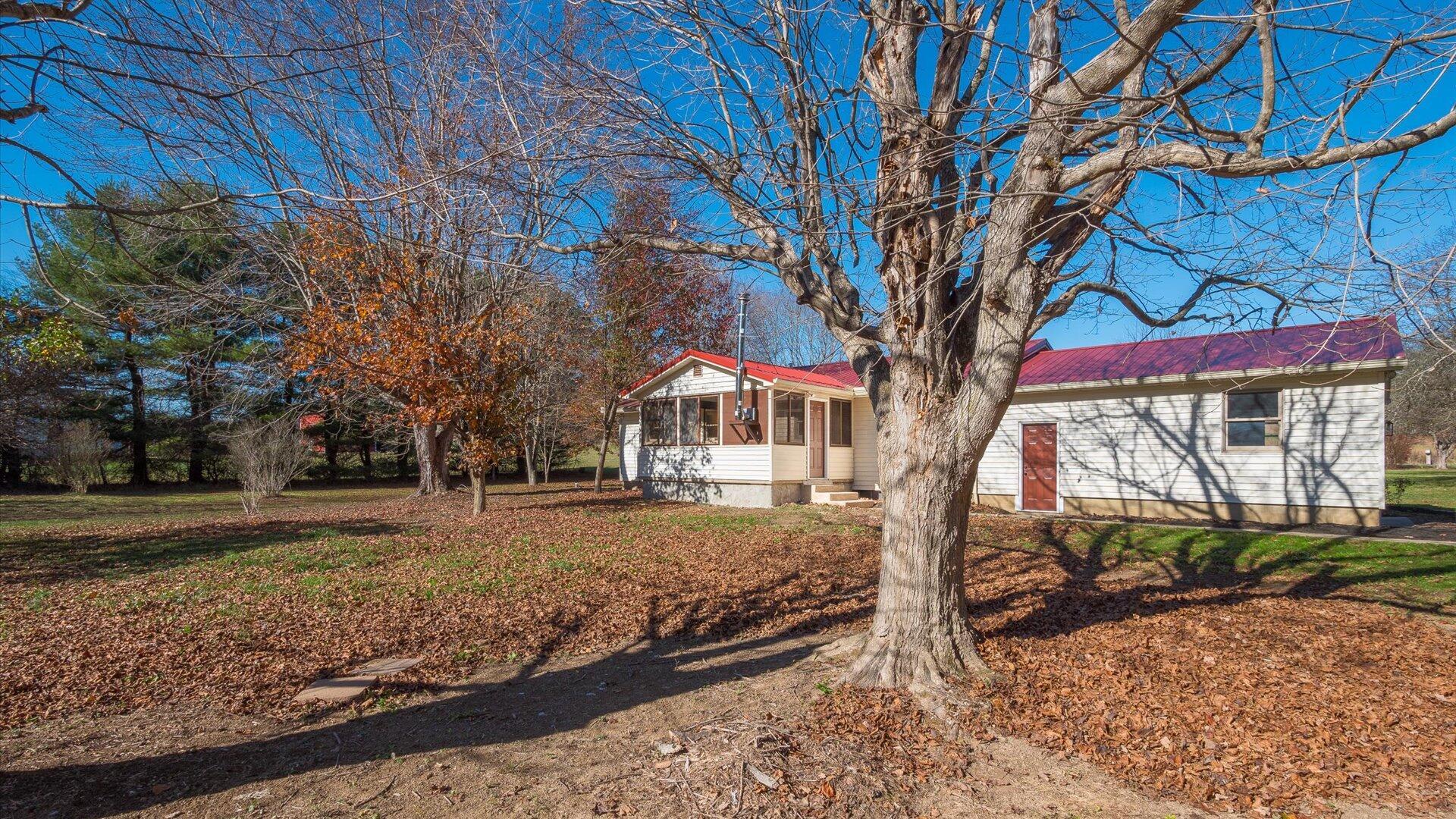 7875 Fultonrose Road, Roseville, Ohio image 35