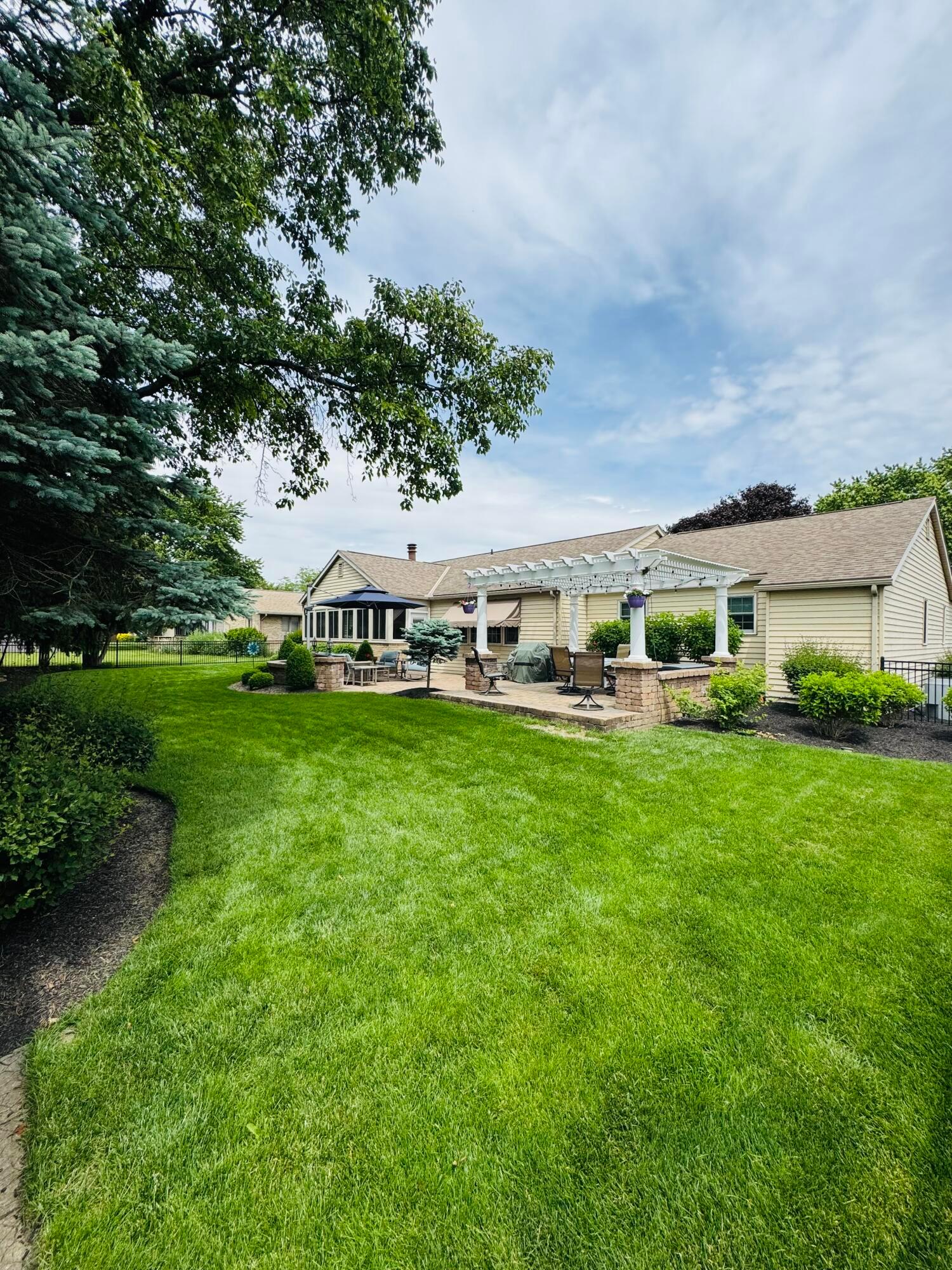521 Garden Place