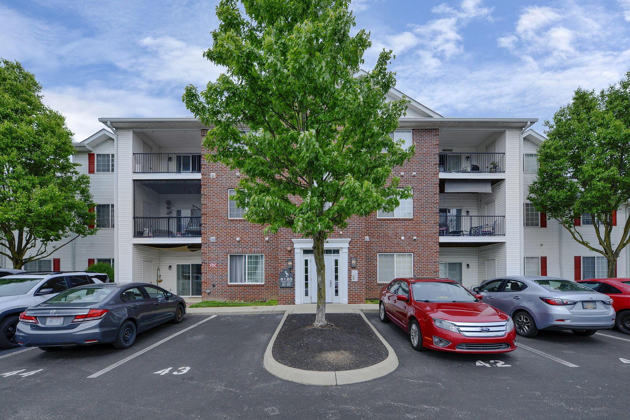 6120 Harbour Pointe 202