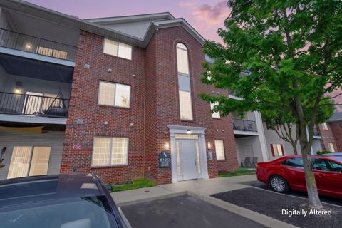Tiny photo for 6120 Harbour Pointe 202 #202, Columbus, OH 43231 (MLS # 226015045)