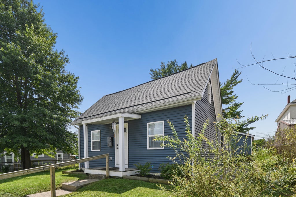 Photo of 1121 W Washington Street, Baltimore, OH 43105 (MLS # 226032223)