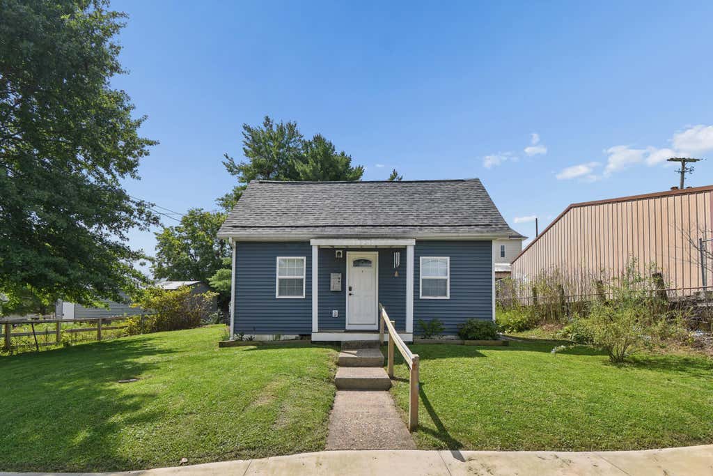 Photo of 1121 W Washington Street, Baltimore, OH 43105 (MLS # 226032223)