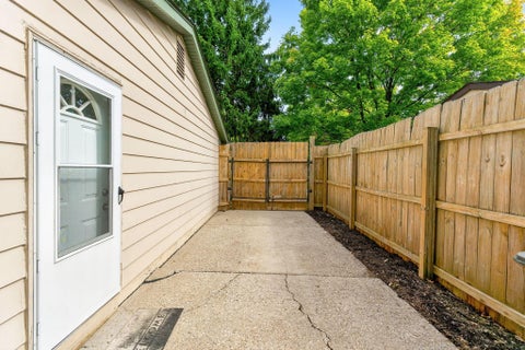 Tiny photo for 2755 Cryodon Boulevard W, Columbus, OH 43232 (MLS # 226037347)