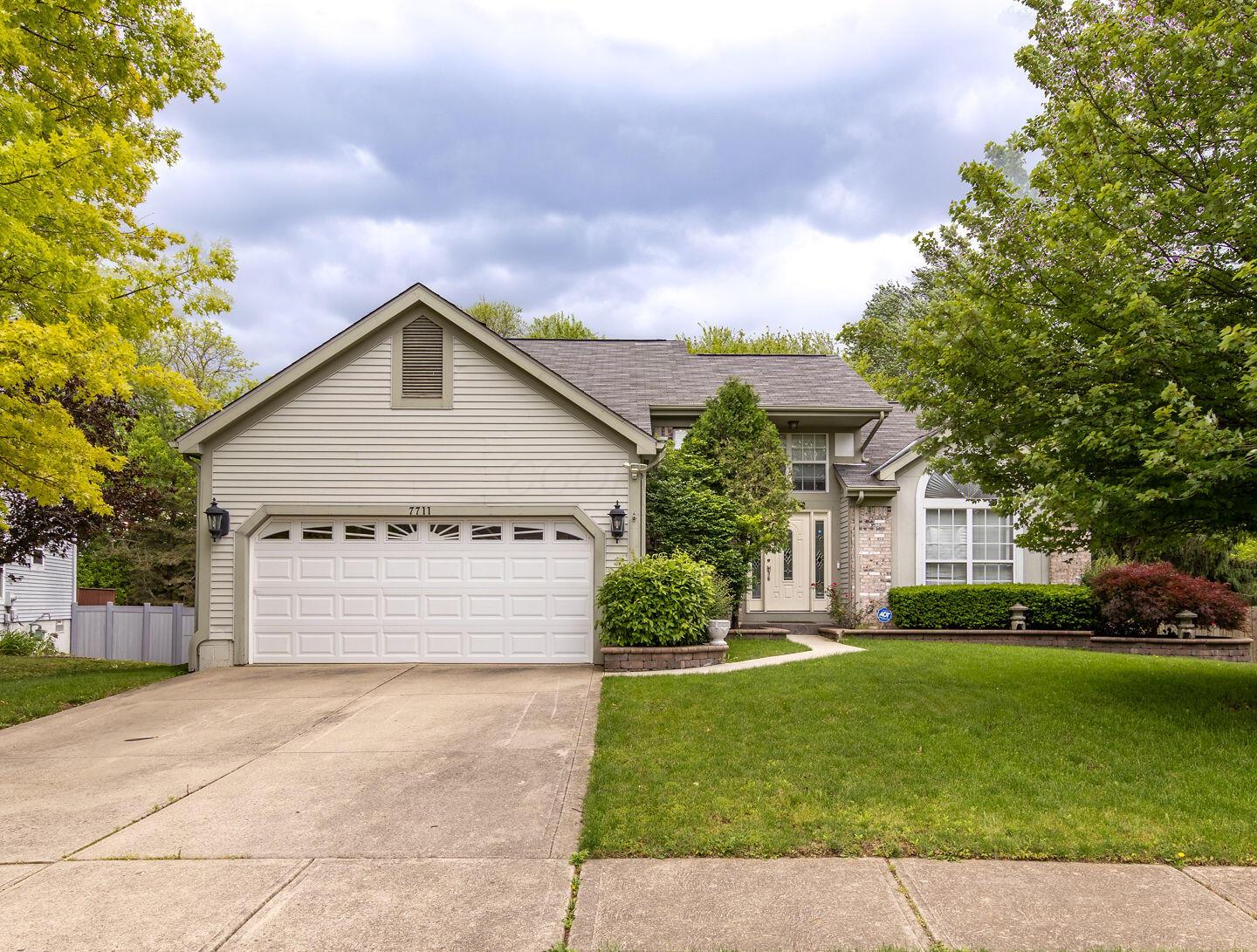 7711 Eagle Creek Drive, Pickerington, Ohio image 2