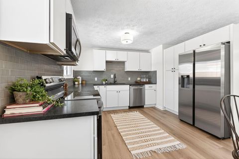 Tiny photo for 1553 Parkinson Drive, Reynoldsburg, OH 43068 (MLS # 226002719)