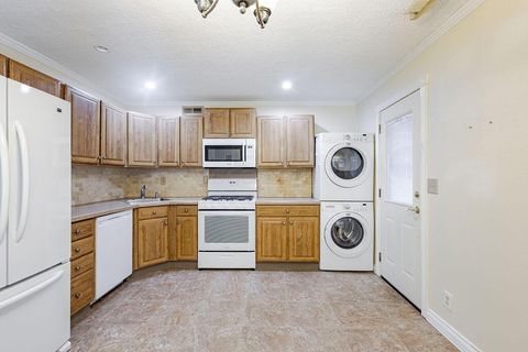 Tiny photo for 145 Ridgeview Court, Johnstown, OH 43031 (MLS # 226019668)