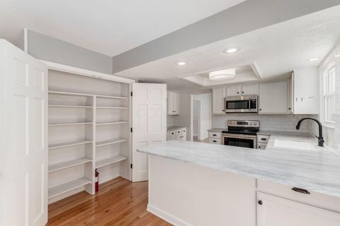 Tiny photo for 439 Pine Tree Drive NE, Granville, OH 43023 (MLS # 225044662)