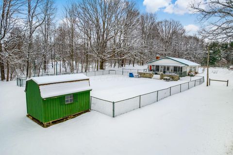 Tiny photo for 439 Pine Tree Drive NE, Granville, OH 43023 (MLS # 225044662)