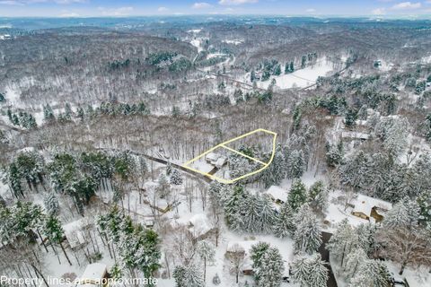 Tiny photo for 439 Pine Tree Drive NE, Granville, OH 43023 (MLS # 225044662)