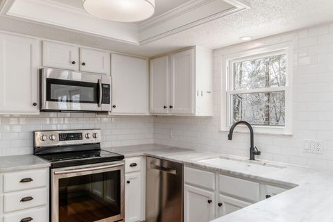 Tiny photo for 439 Pine Tree Drive NE, Granville, OH 43023 (MLS # 225044662)