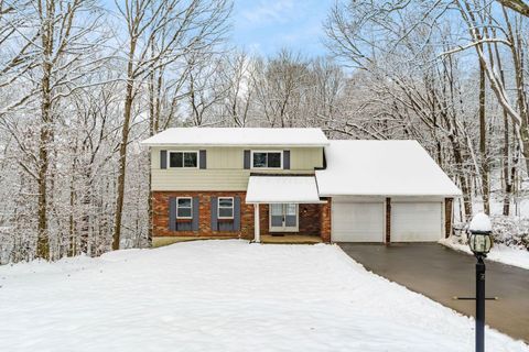 Tiny photo for 439 Pine Tree Drive NE, Granville, OH 43023 (MLS # 225044662)