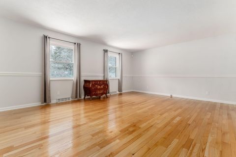 Tiny photo for 439 Pine Tree Drive NE, Granville, OH 43023 (MLS # 225044662)