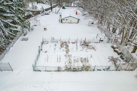 Tiny photo for 439 Pine Tree Drive NE, Granville, OH 43023 (MLS # 225044662)