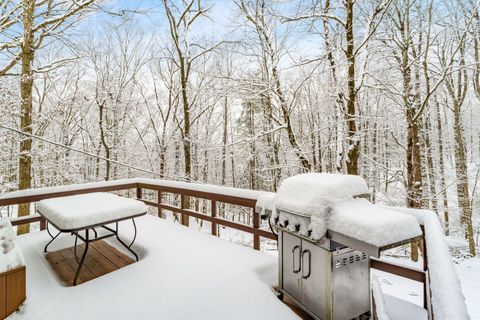 Tiny photo for 439 Pine Tree Drive NE, Granville, OH 43023 (MLS # 225044662)