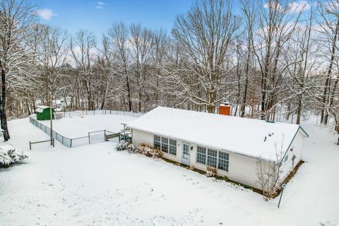 Tiny photo for 439 Pine Tree Drive NE, Granville, OH 43023 (MLS # 225044662)