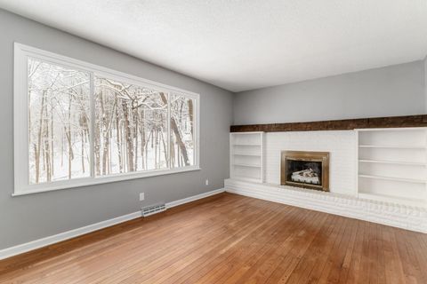 Tiny photo for 439 Pine Tree Drive NE, Granville, OH 43023 (MLS # 225044662)