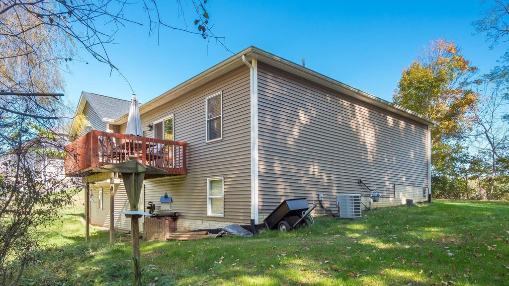 Photo of 10852 Licking Trail Road SE, Thornville, OH 43076 (MLS # 226040122)