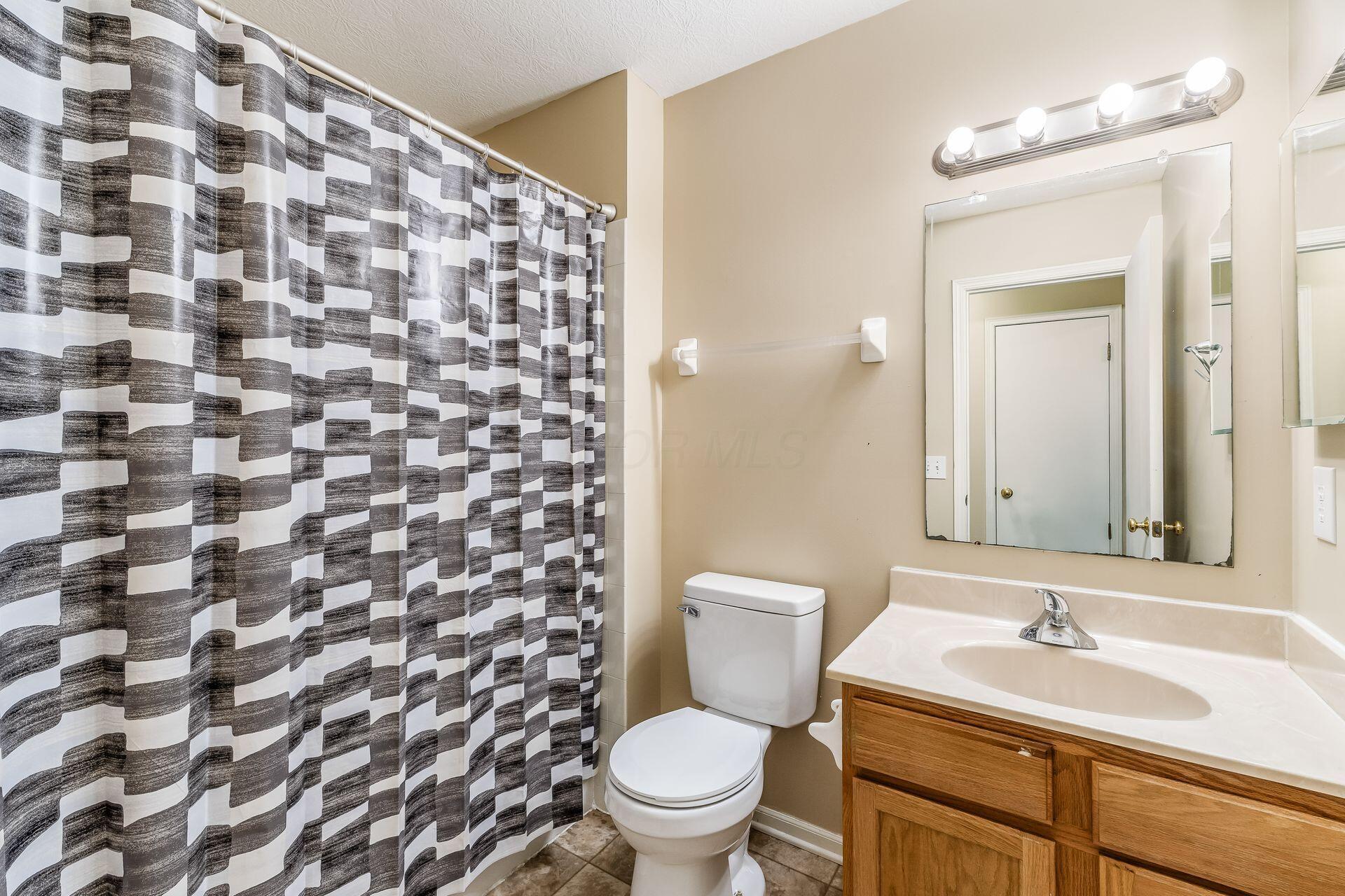 7327 Emerald Tree Drive, Canal Winchester, Ohio image 35