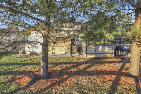 Tiny photo for 189 Pebble Creek Drive, Pataskala, OH 43062 (MLS # 225045276)