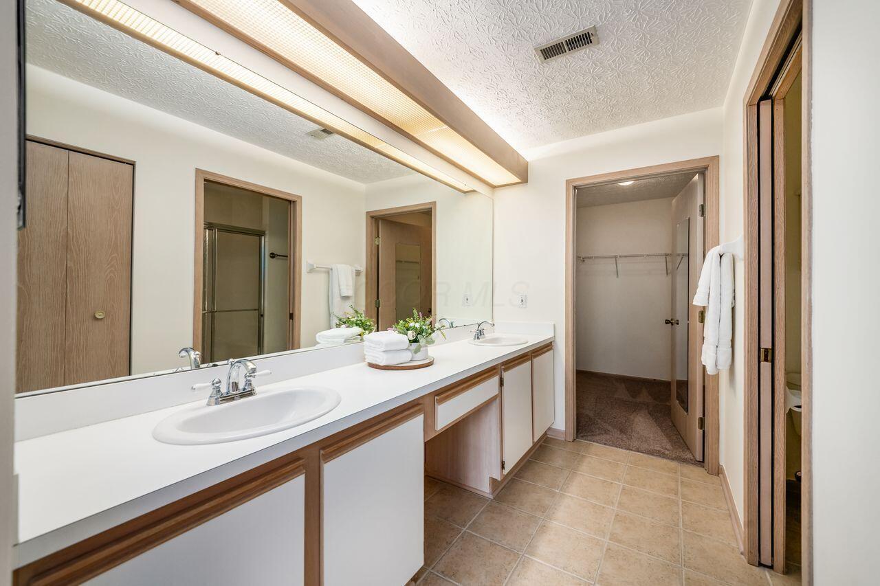 6323 Pinehurst Pointe, Westerville, Ohio image 21