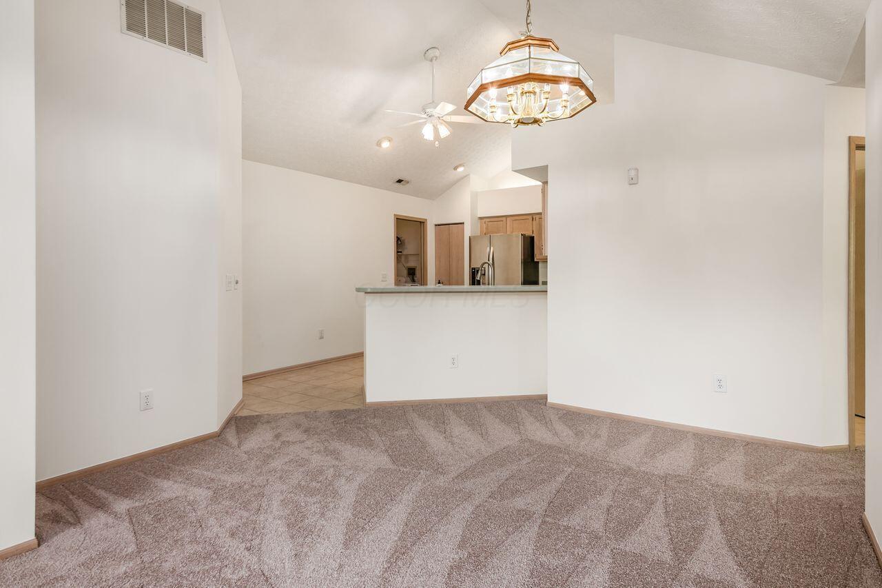 6323 Pinehurst Pointe, Westerville, Ohio image 12