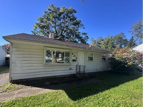 Photo of 903 S Hampton Road, Columbus, OH 43227 (MLS # 226039544)