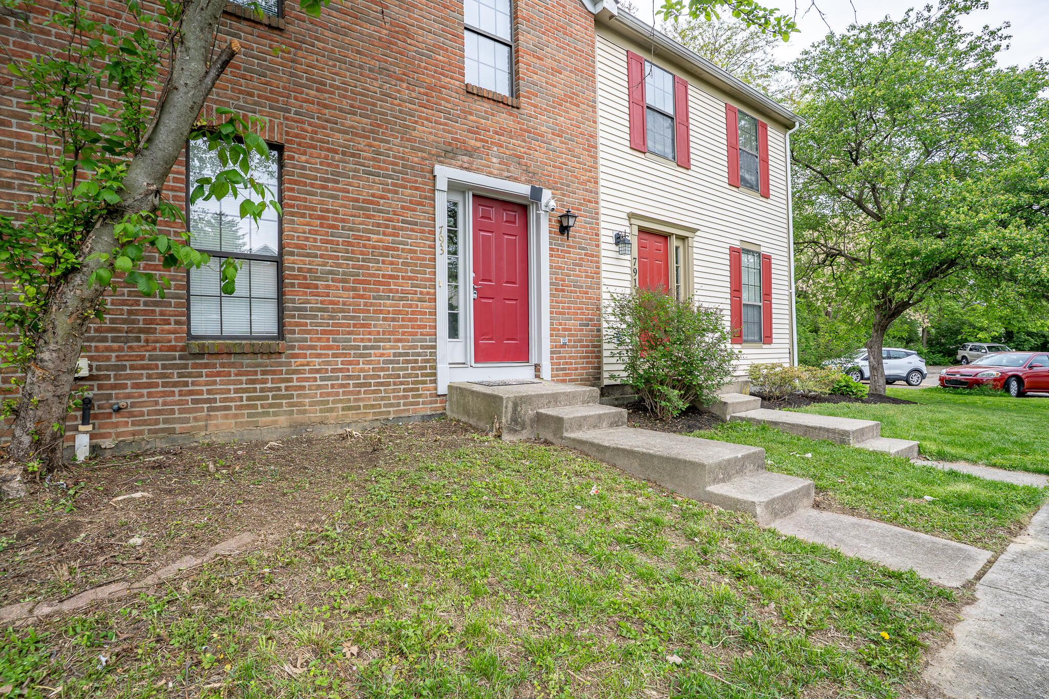 793 Crofton Circle