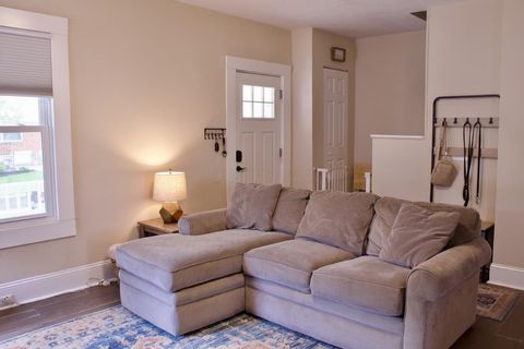 Tiny photo for 925 Gilbert Street, Columbus, OH 43206 (MLS # 226014298)