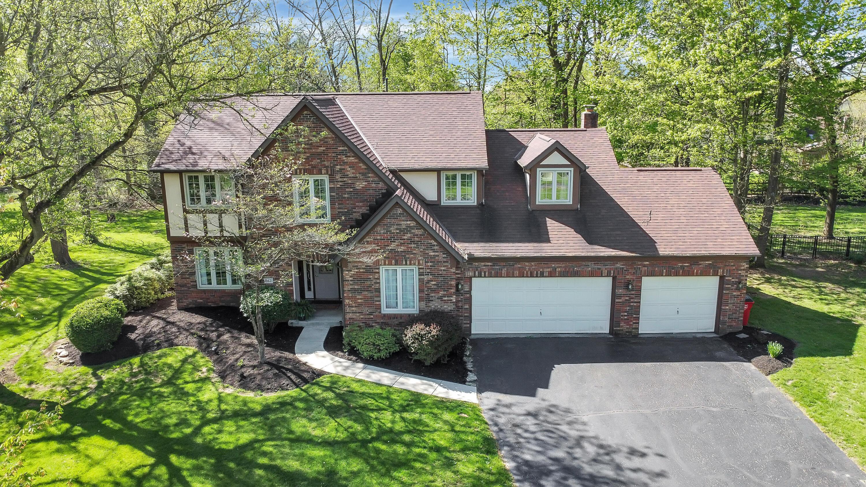 8621 Ashford Lane, Pickerington, Ohio image 2