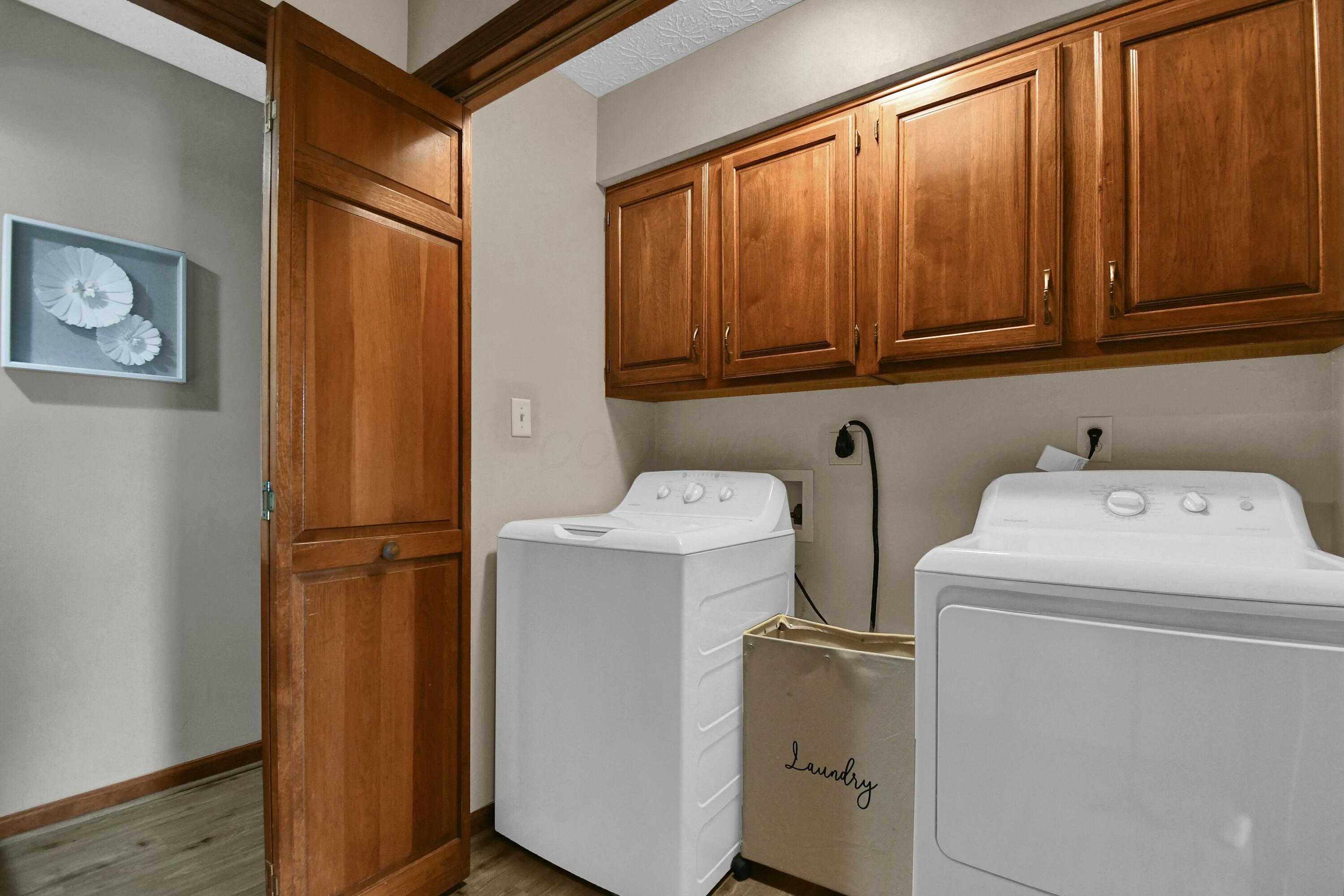 8621 Ashford Lane, Pickerington, Ohio image 18
