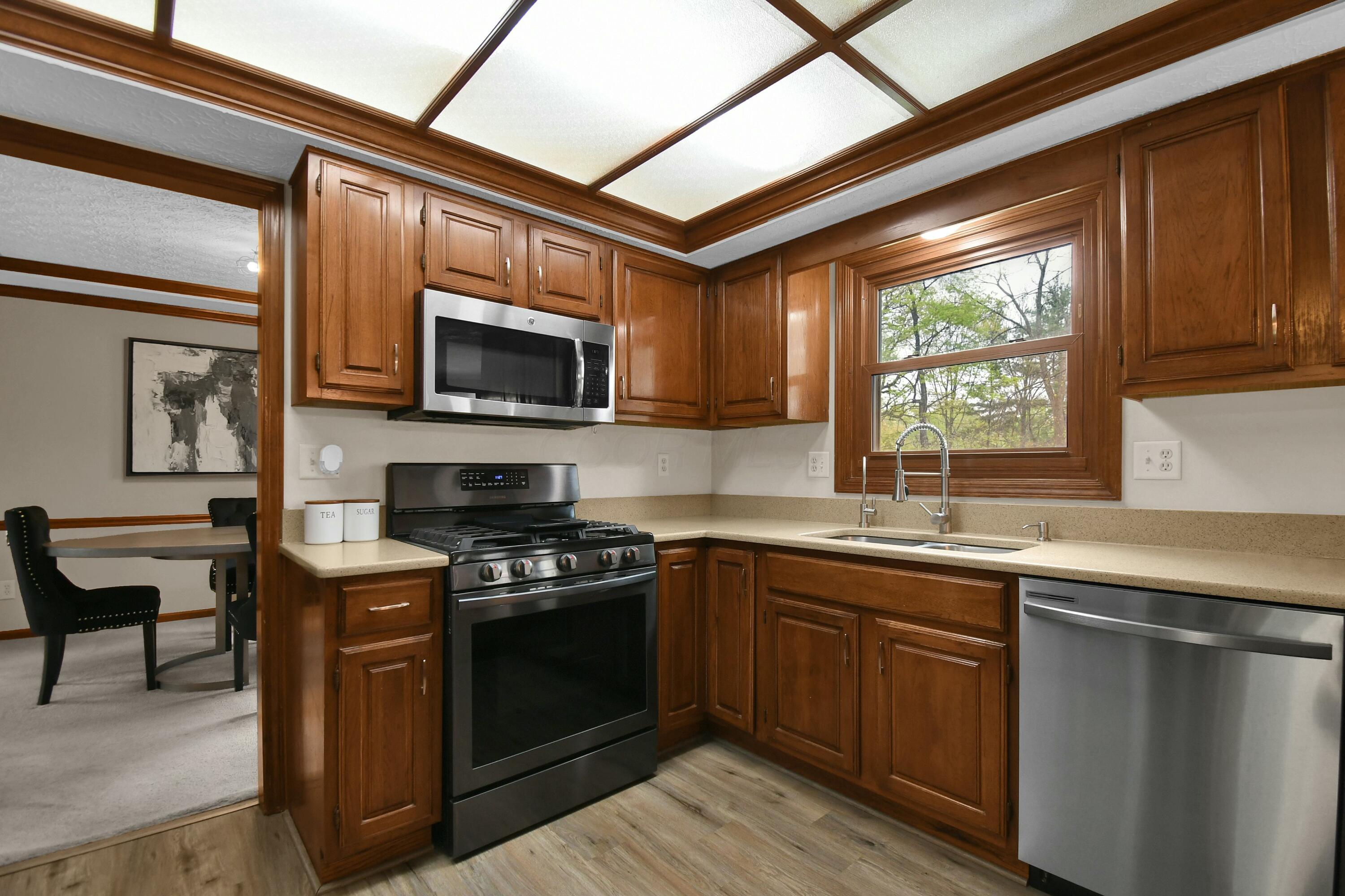 8621 Ashford Lane, Pickerington, Ohio image 14