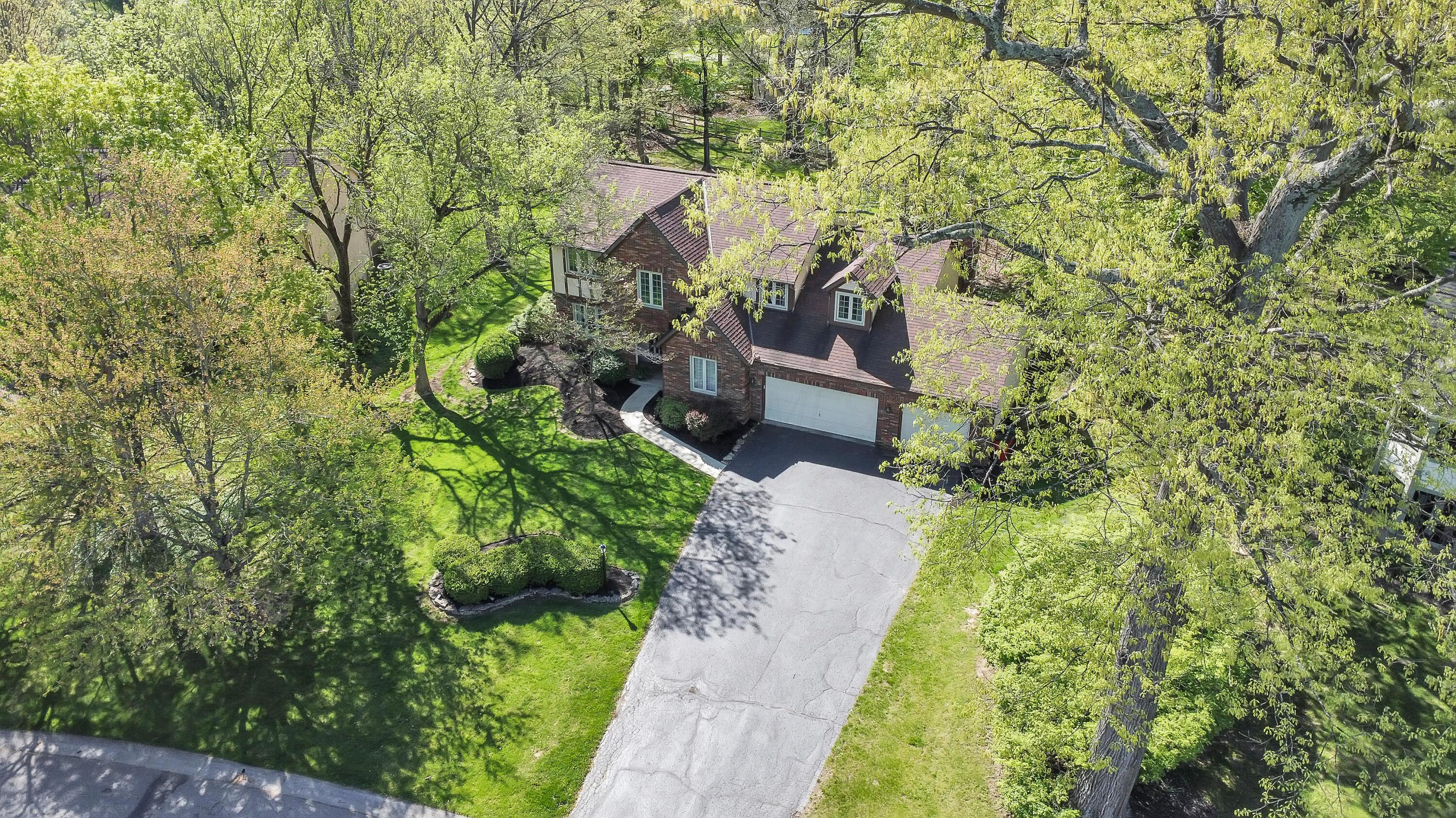 8621 Ashford Lane, Pickerington, Ohio image 6