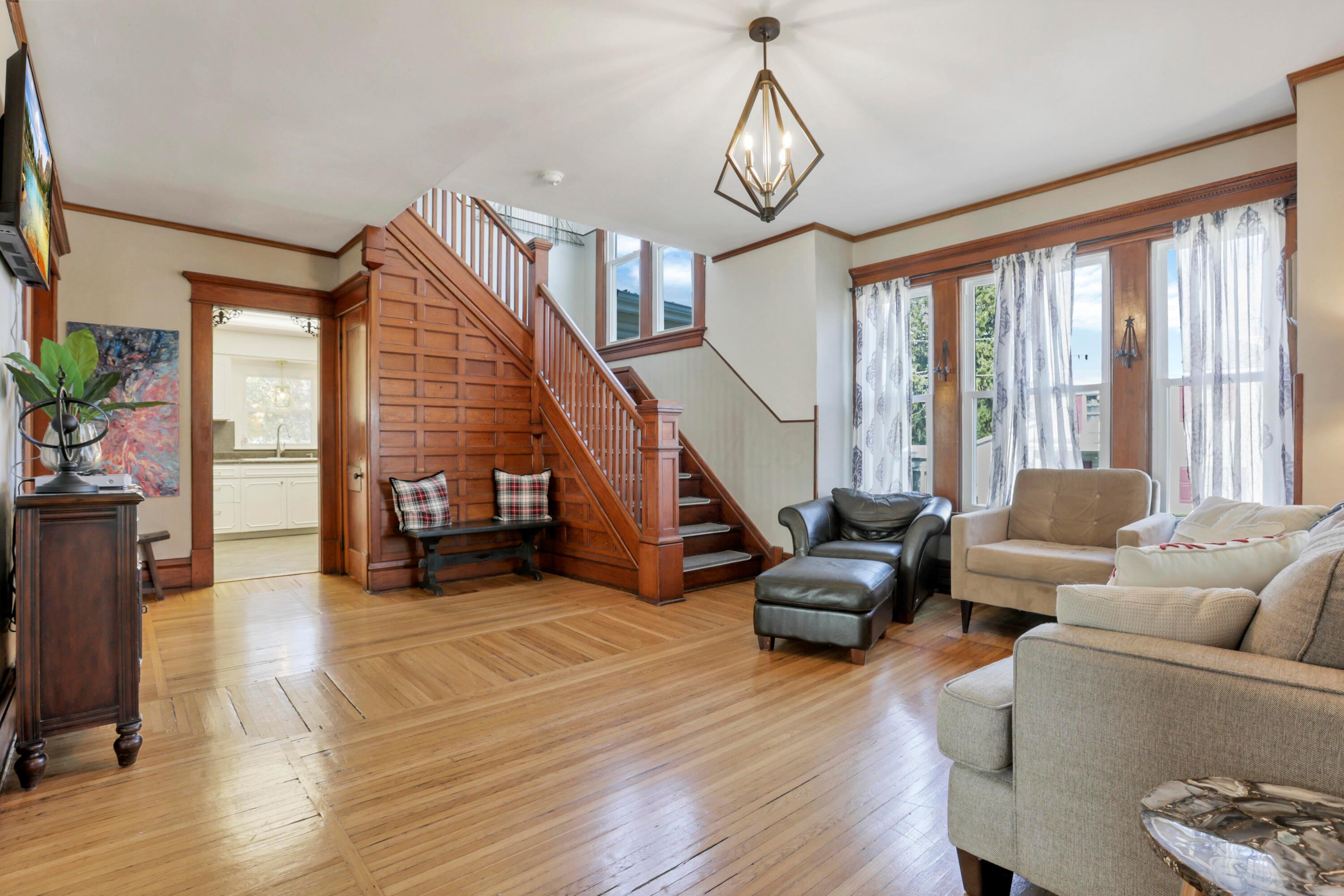 11925 Lancaster Street