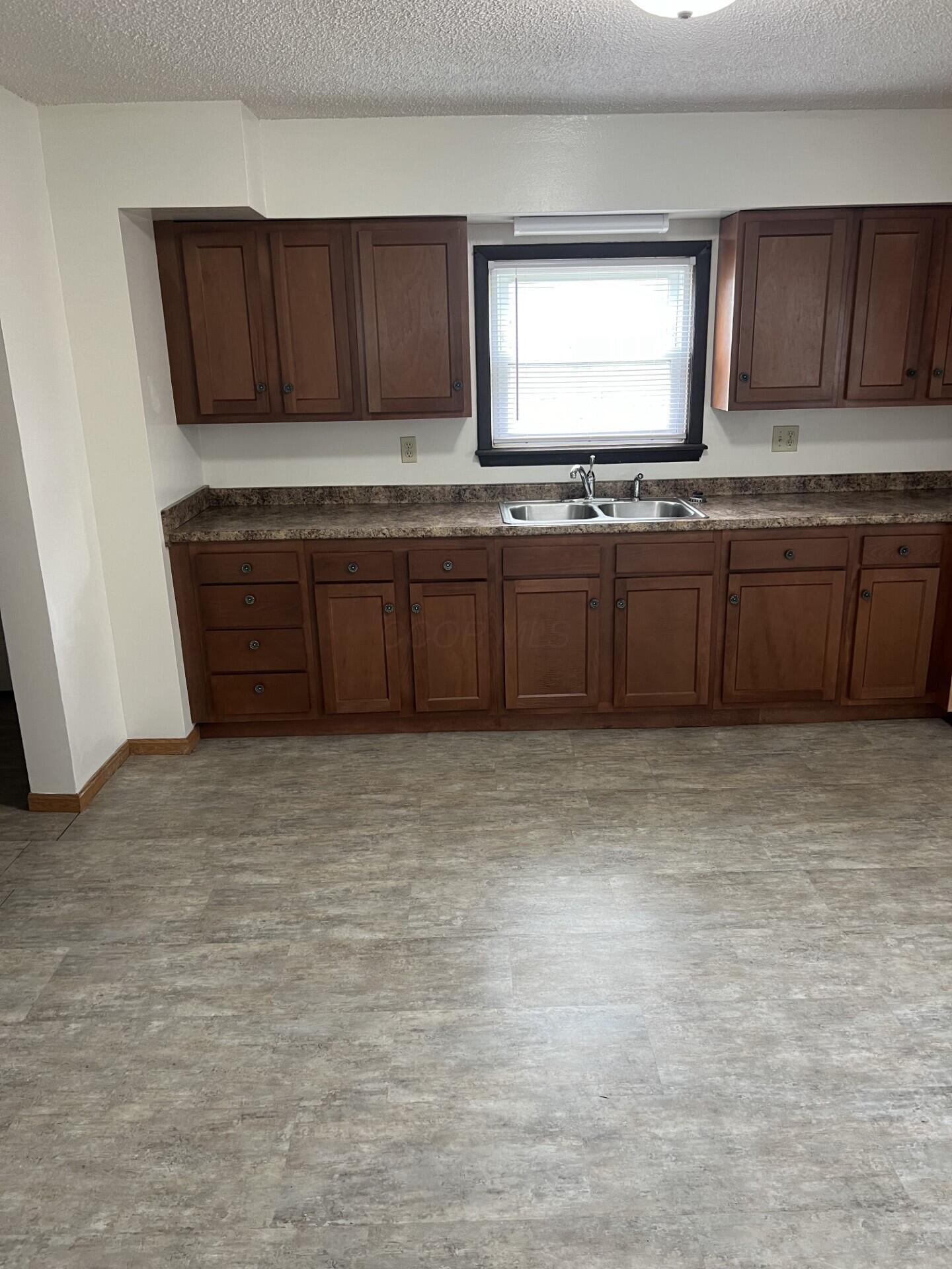 65 E North Street, Newark, Ohio image 4