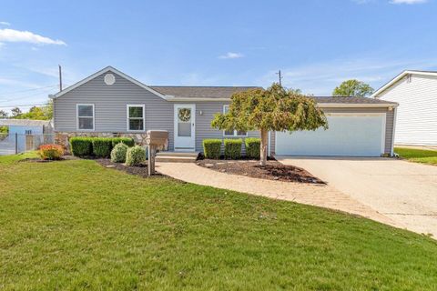 Photo of 1085 Ardath Court, Columbus, OH 43228 (MLS # 225036897)