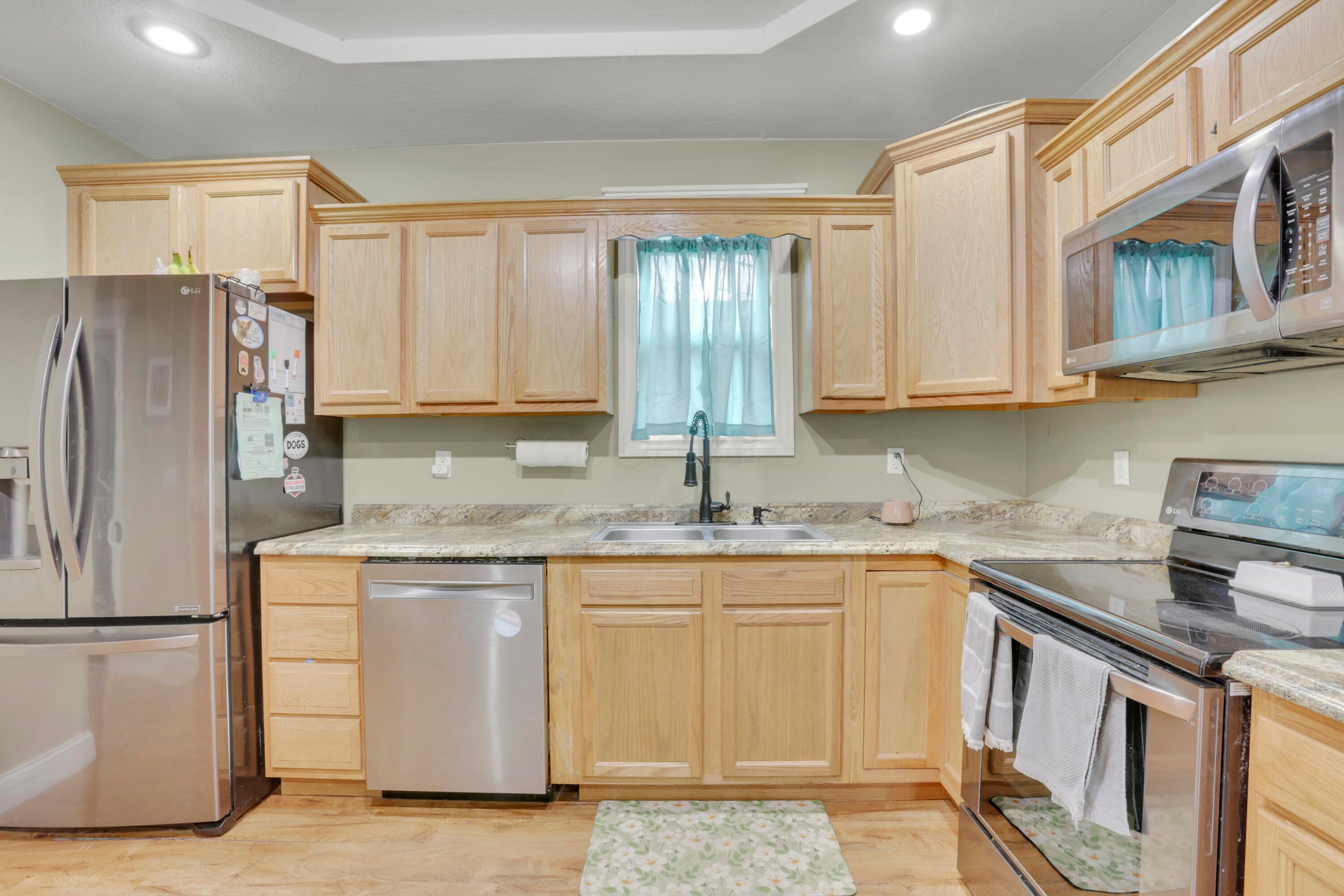 5495 Hoover Street, East Fultonham, Ohio image 5