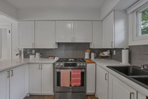 Tiny photo for 2005 Malvern Road, Upper Arlington, OH 43221 (MLS # 226014248)