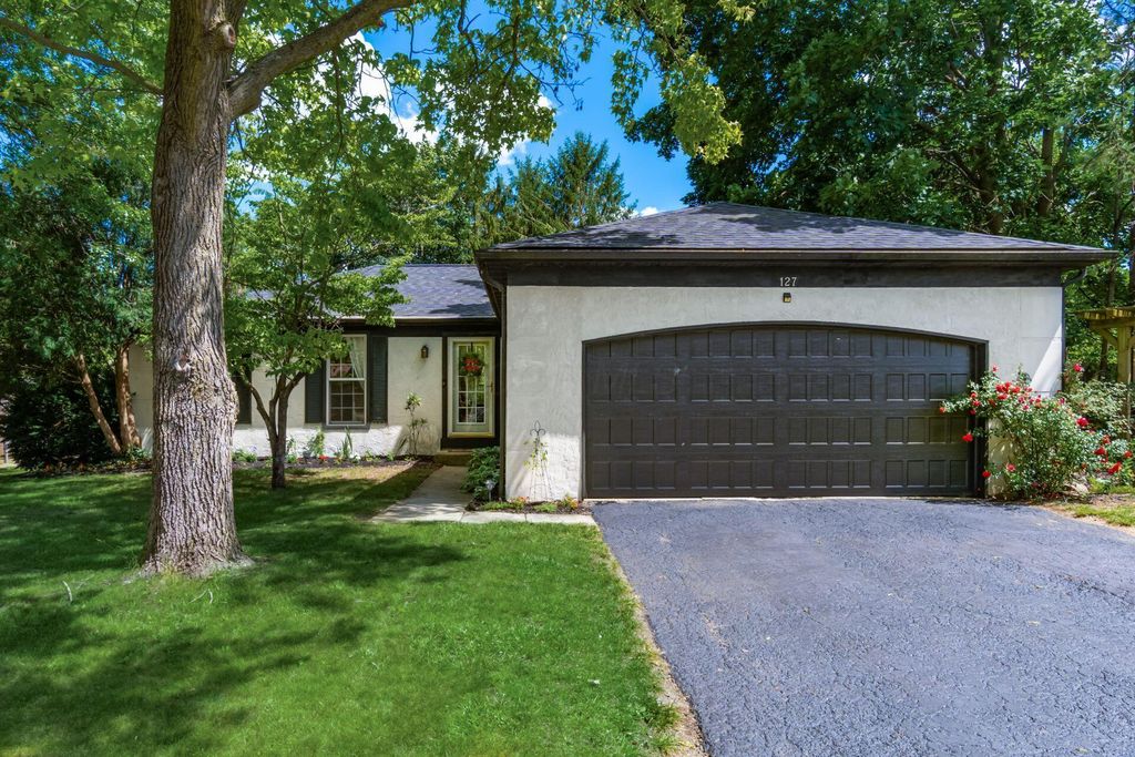 Photo of 127 Leawood Drive, Delaware, OH 43015 (MLS # 226022931)