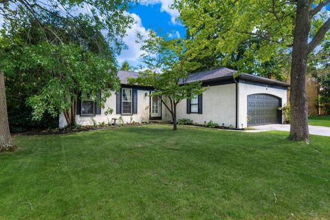 Photo of 127 Leawood Drive, Delaware, OH 43015 (MLS # 226022931)