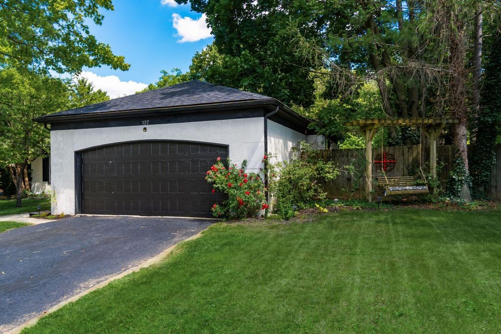 Photo of 127 Leawood Drive, Delaware, OH 43015 (MLS # 226022931)