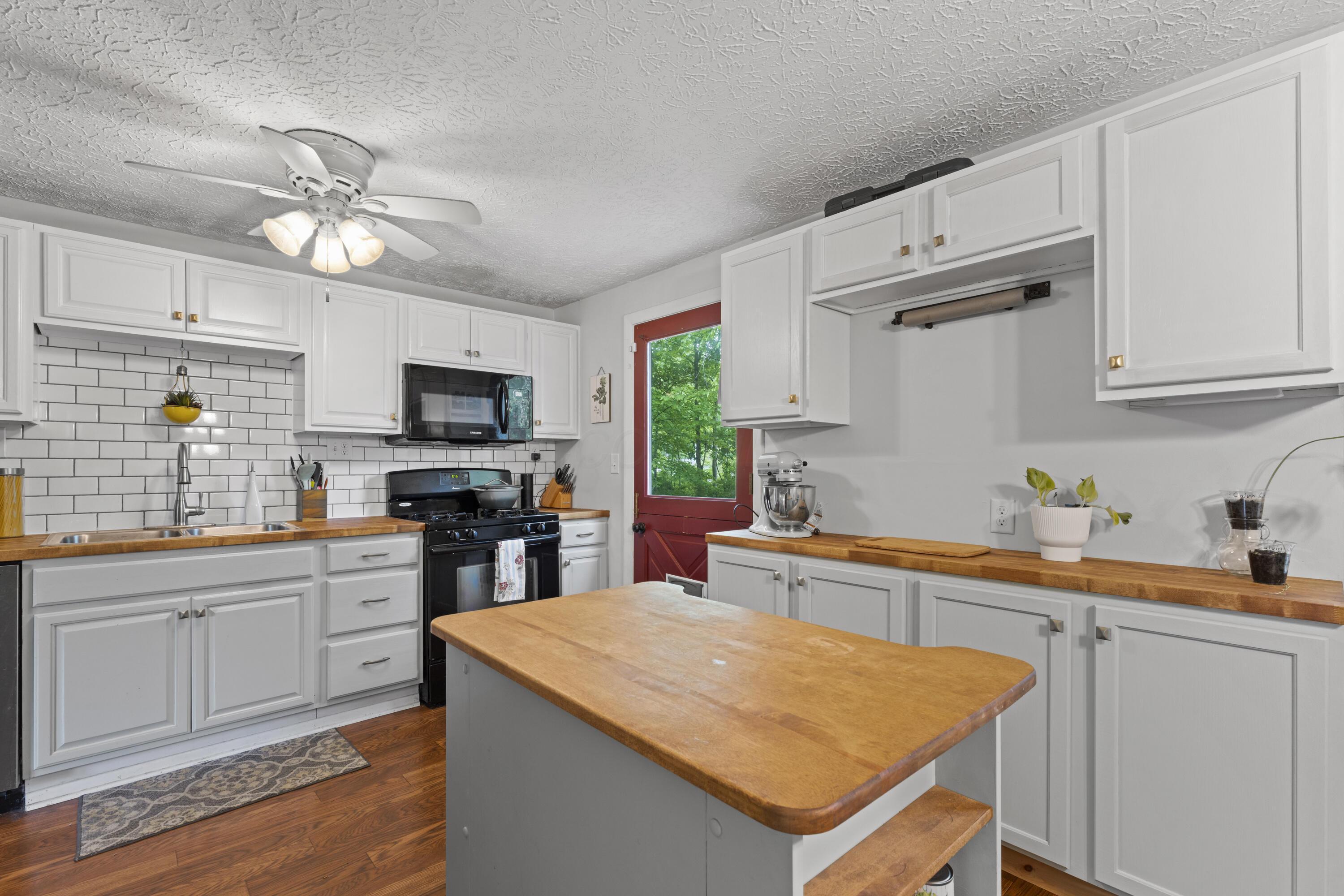 5585 Spohn Drive, Westerville, Ohio image 18